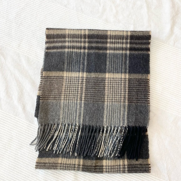 Fraas Cashmere Plaid Scarf - Picture 6 of 9